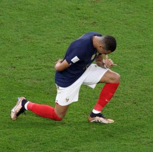 فرنسا الى ربع نهائي كأس العالم