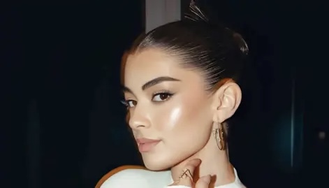 ليلى أحمد زاهر تنشر أول صورة لها بعد إعلان حملها