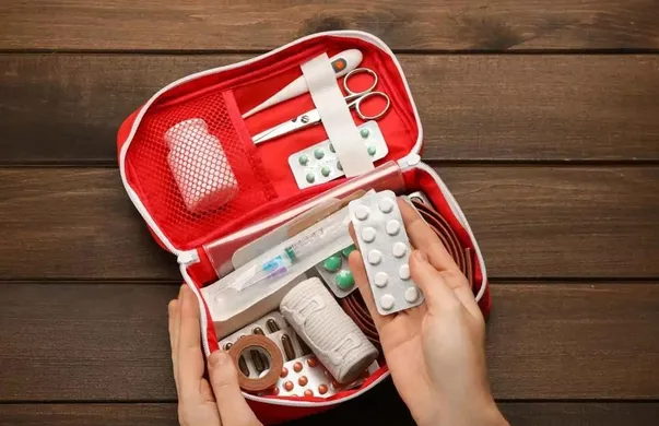 أهم أدوية الطوارئ والمستلزمات الطبية الأساسية وقت الأزمات
