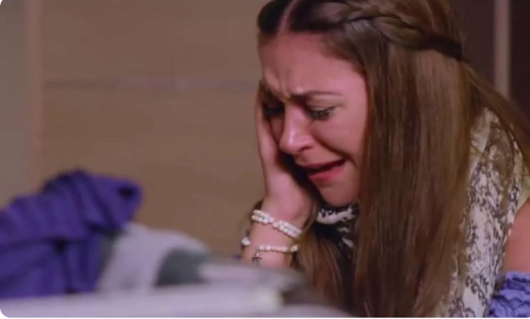 الموت يفجع منة شلبي بوالدها