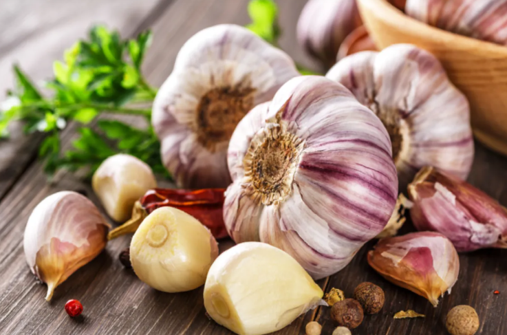 الثوم ومكملاته ..  هل يساهمان فعلا في حماية القلب؟